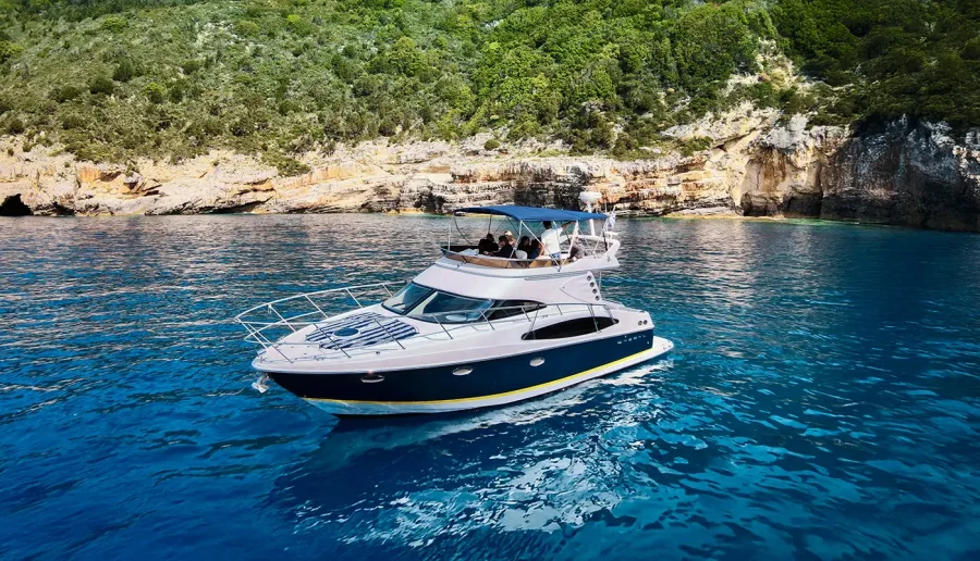 ladybonthesea corfu3